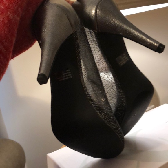 Heels - Picture 4 of 4